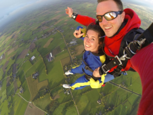 Skydiving As Best Experience Gifts