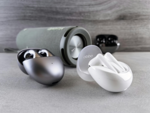 Bluetooth Speakers And Two Types Of Ear Pod As Gifts For Teens