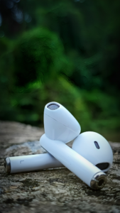 White Color Earbud For Entertainment